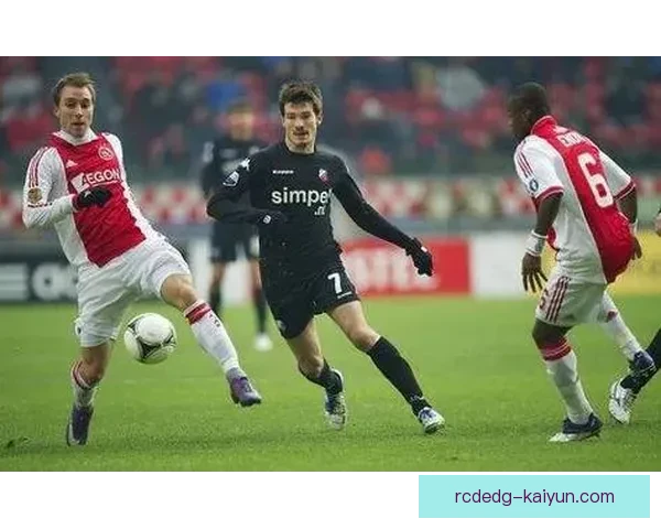 埃因霍温边路进攻显威力，球队状态回暖迎来佳绩
