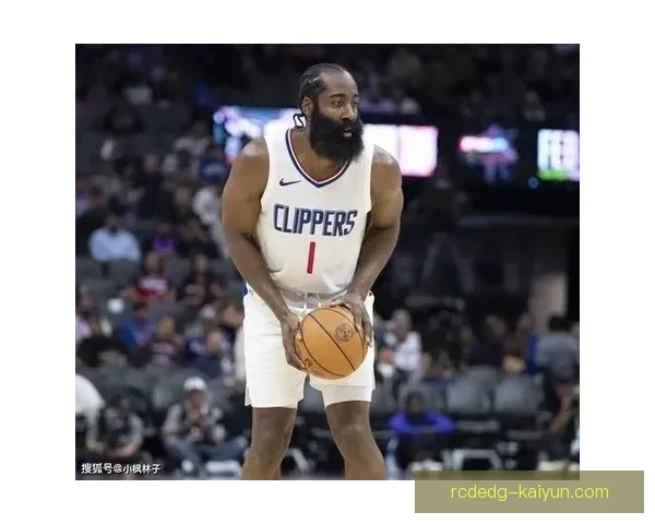 巴尔韦德长传精准技术持续提升，表现稳健备受关注