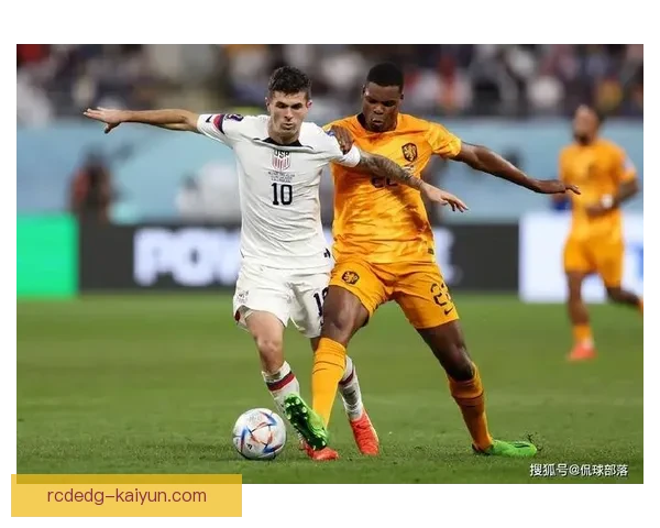 桑保利执教风格强调高位逼抢与快速转换，战术体系注重控球与边路进攻突破